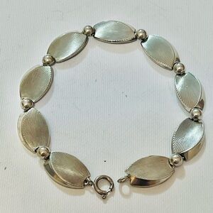 Vintage Sterling Ball & Oval Disk Bracelet 7-7.5" Marked Sterling
Germany
